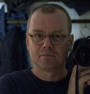 Portrait Theo Thiesmeier mit Kamera